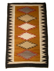 SMALL NAVAJO RUG (2'7'' x 4'2'')