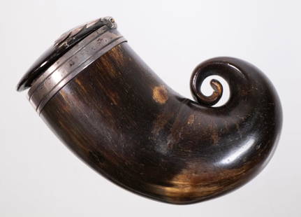 SCOTTISH SILVER MOUNTED HORN SNUFF BOX: Early Snuff Mull, circa 1800, having a silver mounted hinged lid topped with a thistle design and engraved script monogram. OS: 2 3/4 x 2 1/4 x 1 1/2 in. (7 x 5.7 x 3.8 cm.)
