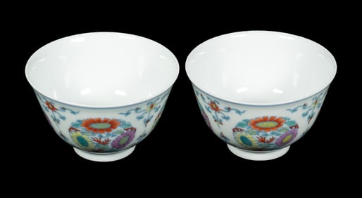 PR CHINESE DOUCAI 'FLORAL MEDALLION' CUPS, REPUBLIC PERIOD OR EARLIER