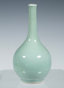 CHINESE CELADON GLAZED BOTTLE VASE