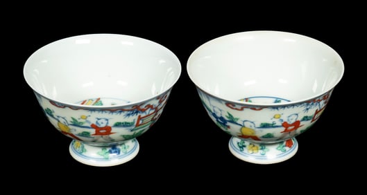 PR CHINESE MING-STYLE CHILDREN PLAYING DOUCAI PORCELAIN CUPS