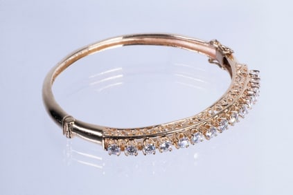 LADIES 14K BANGLE BRACELET WITH DIAMONDS