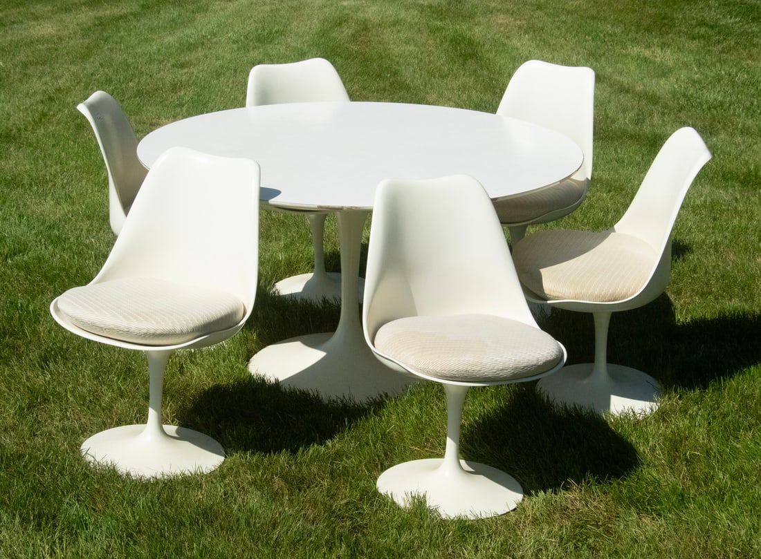 DINING SET (6) TULIP CHAIRS & TABLE BY SAARNEN FOR KNOLL (1 of 2)