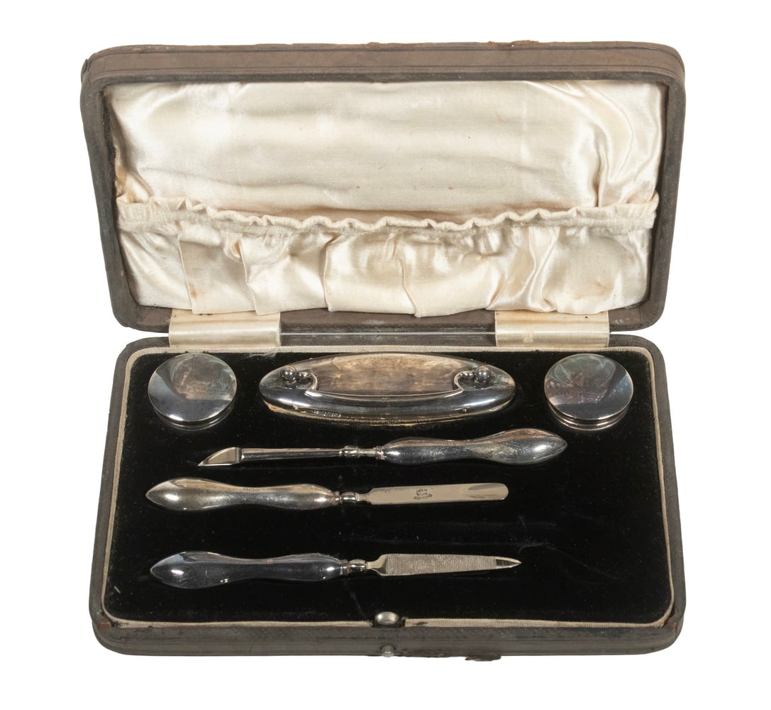 CASED ENGLISH STERLING MANICURE SET (1 of 3)
