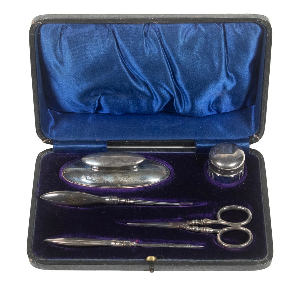 CASED ENGLISH STERLING MANICURE SET (1 of 4)