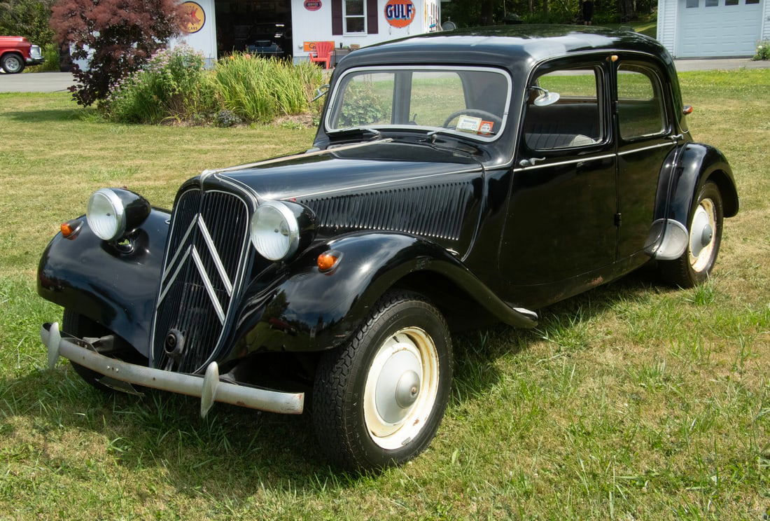 1939 CITROEN TRACTION AVANT (1 of 2)