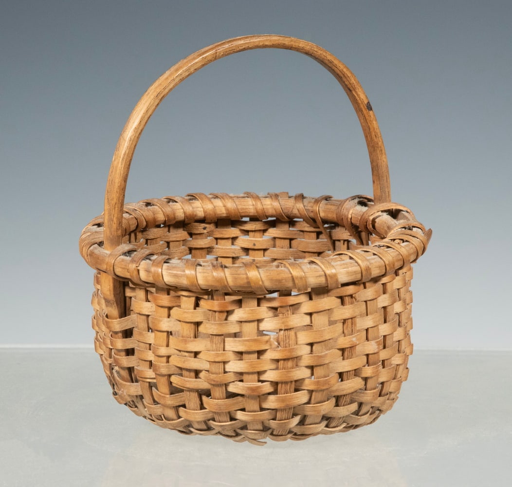 SMALL ROUND FIXED HANDLE BASKET (1 of 1)