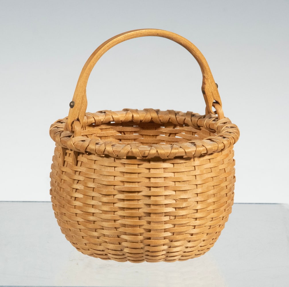 STEPHEN ZEH (ME, CONTEMPORARY) MINIATURE BASKET (1 of 2)