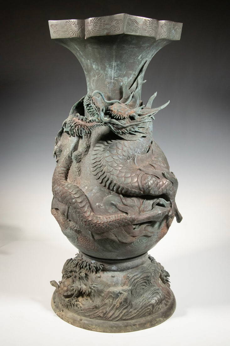 JAPANESE MEIJI PERIOD LARGE BRONZE DRAGON VASE