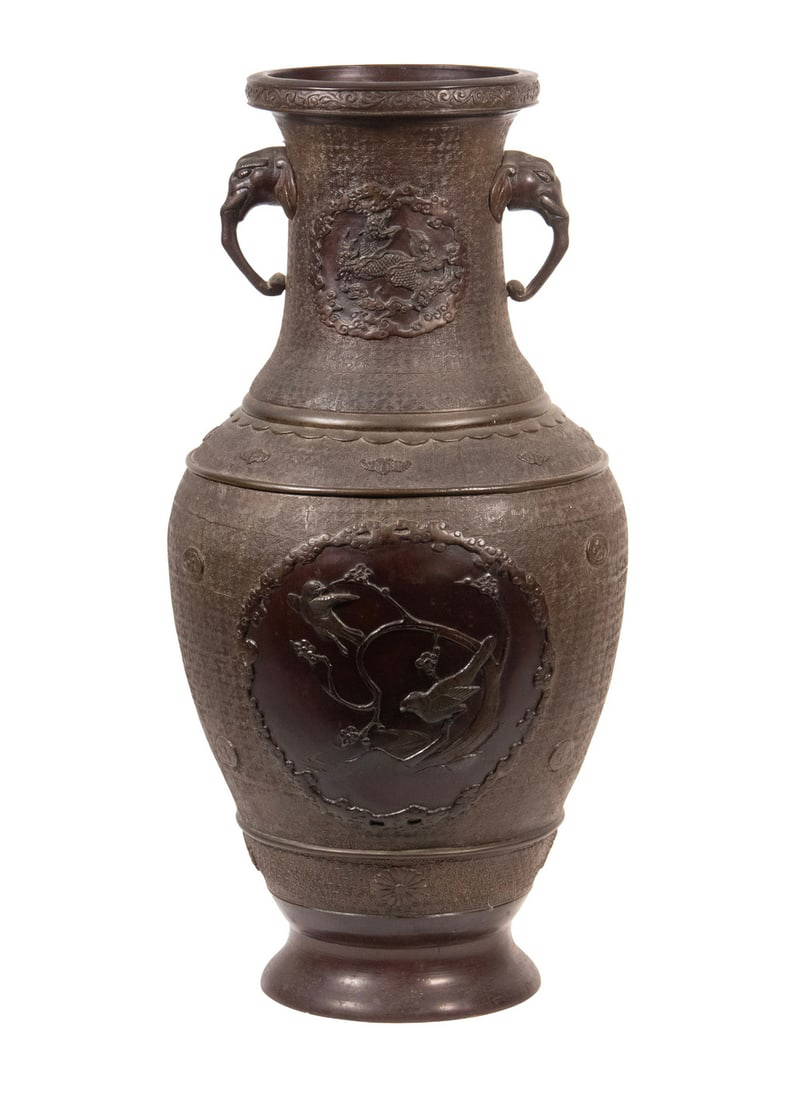 LARGE JAPANESE BRONZE VASE