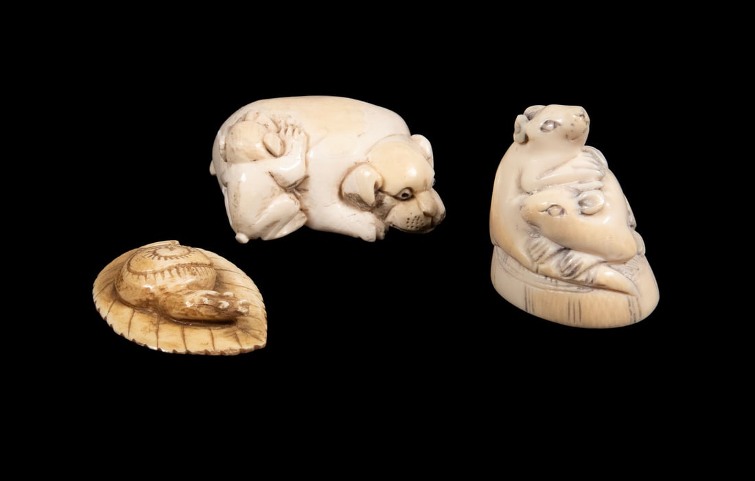 19TH C. (3) JAPANESE IVORY NETSUKE: RATS, DOGS, AND SNAIL ON LEAF, MEIJI PERIOD