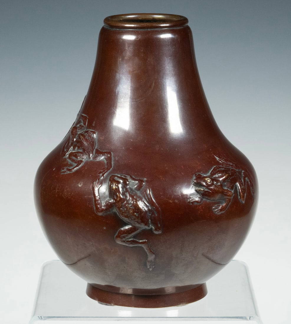 MEIJI PERIOD JAPANESE BRONZE VASE WITH FROGS IN RELIEF