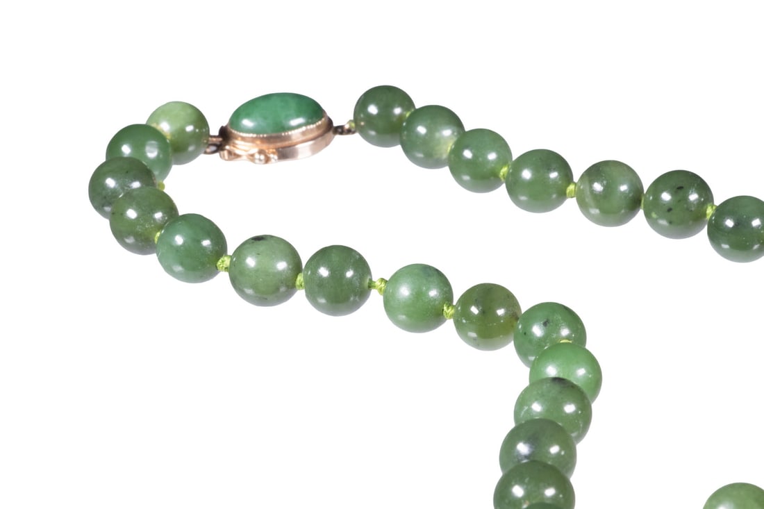 CHINESE 14K GOLD AND SPINACH JADE BEAD NECKLACE (1 of 2)