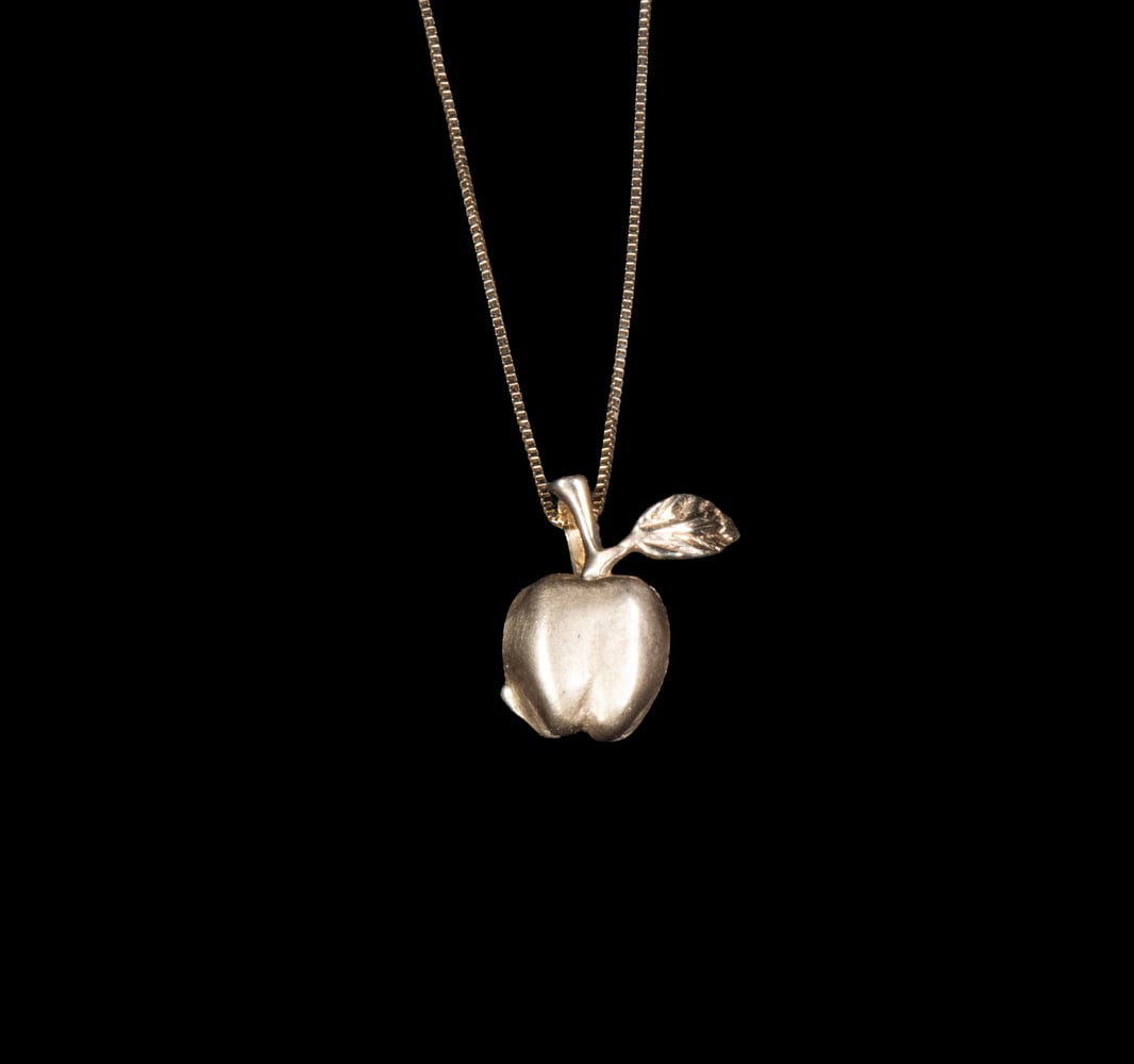 ITALIAN 14K GOLD APPLE PENDANT NECKLACE (1 of 2)