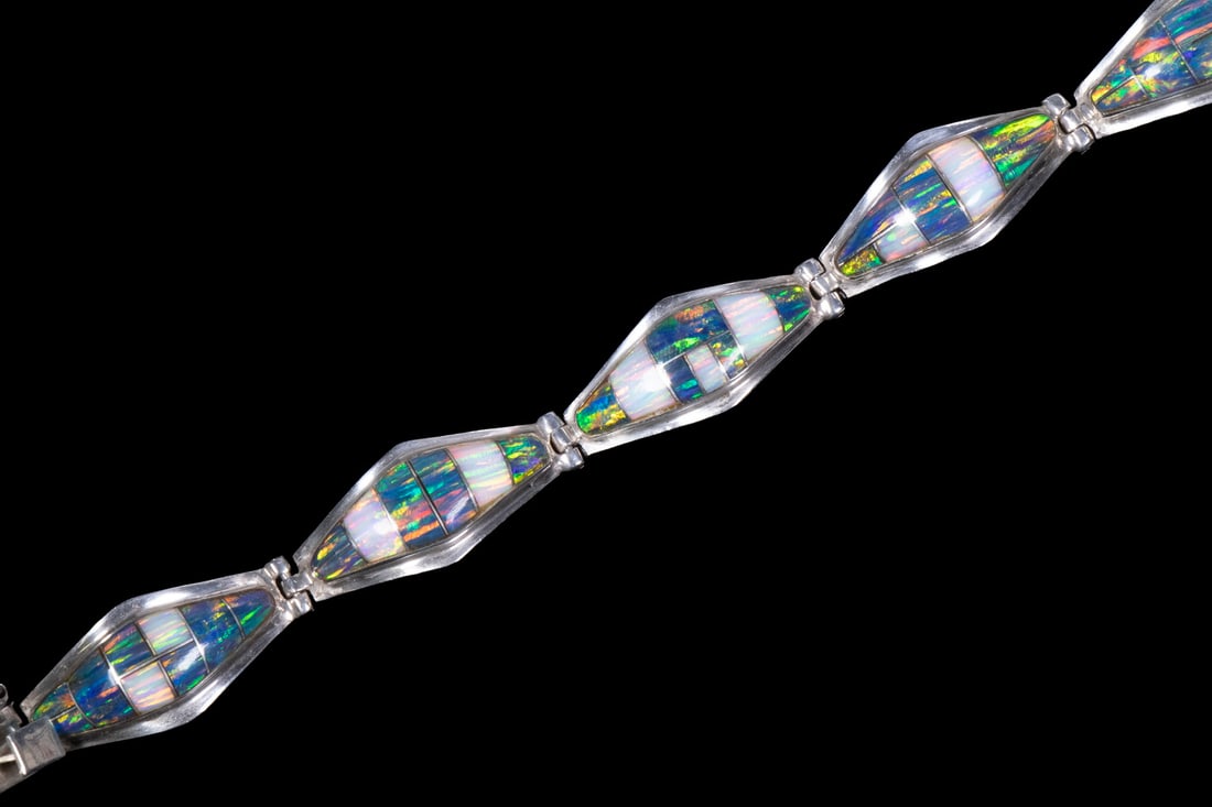 VINTAGE STERLING SILVER AND MULTICOLOR OPAL INLAY BRACELET (1 of 3)