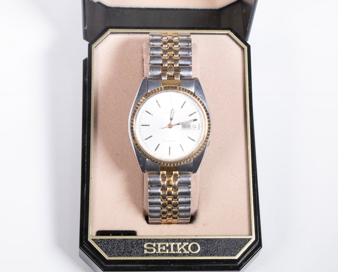 SEIKO MEN'S AUTOMATIC WRISTWATCH (1 of 2)