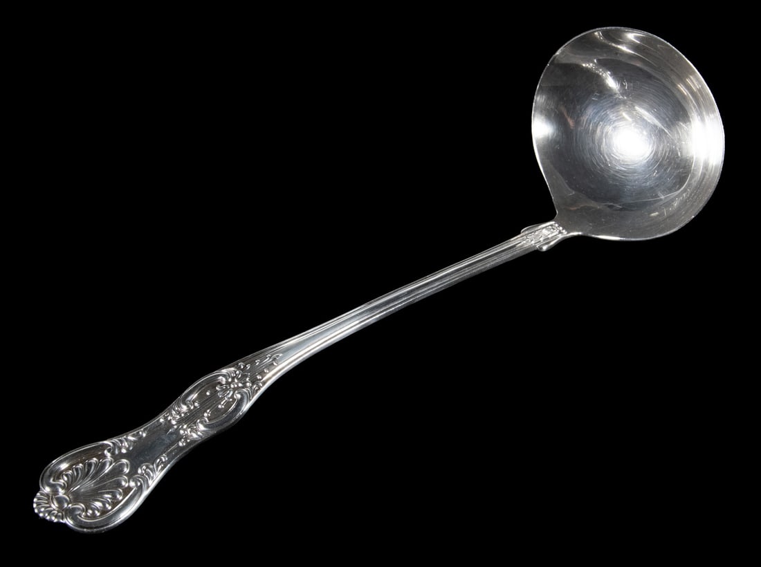 R. WALLACE & SONS "QUEENS" PATTERN STERLING LADLE (1 of 3)