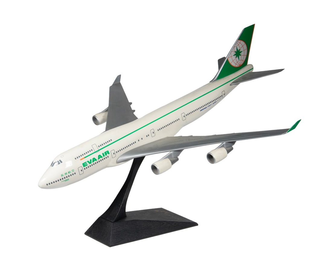 AVIATION DESK MODEL OF EVA AIR BOEING 747-400, 1989: Taiwan Airline Eva Air Executive Desktop Model in plastic, by Long Prosper Enterprise Co of Taiwan.Size: 14 1/2 x 21 x 20 in. (36.8 x 53.3 x 50.8 cm.)