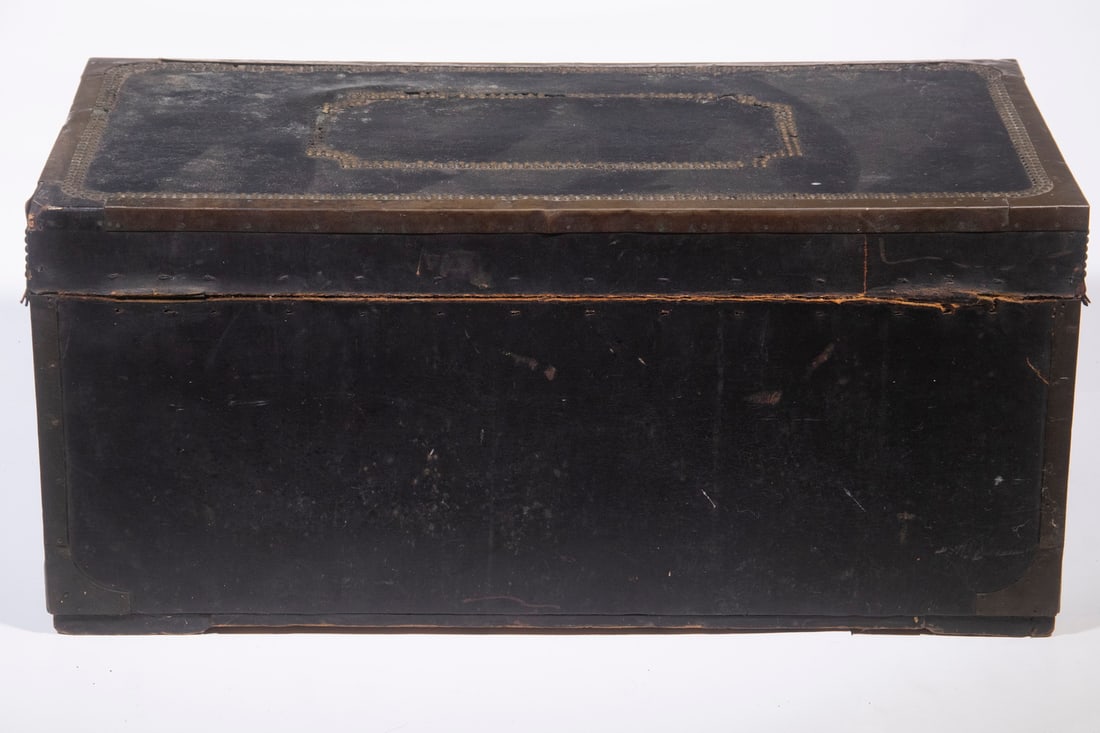 CHINESE EXPORT LEATHER CLAD CAMPHOR WOOD TRUNK - 4