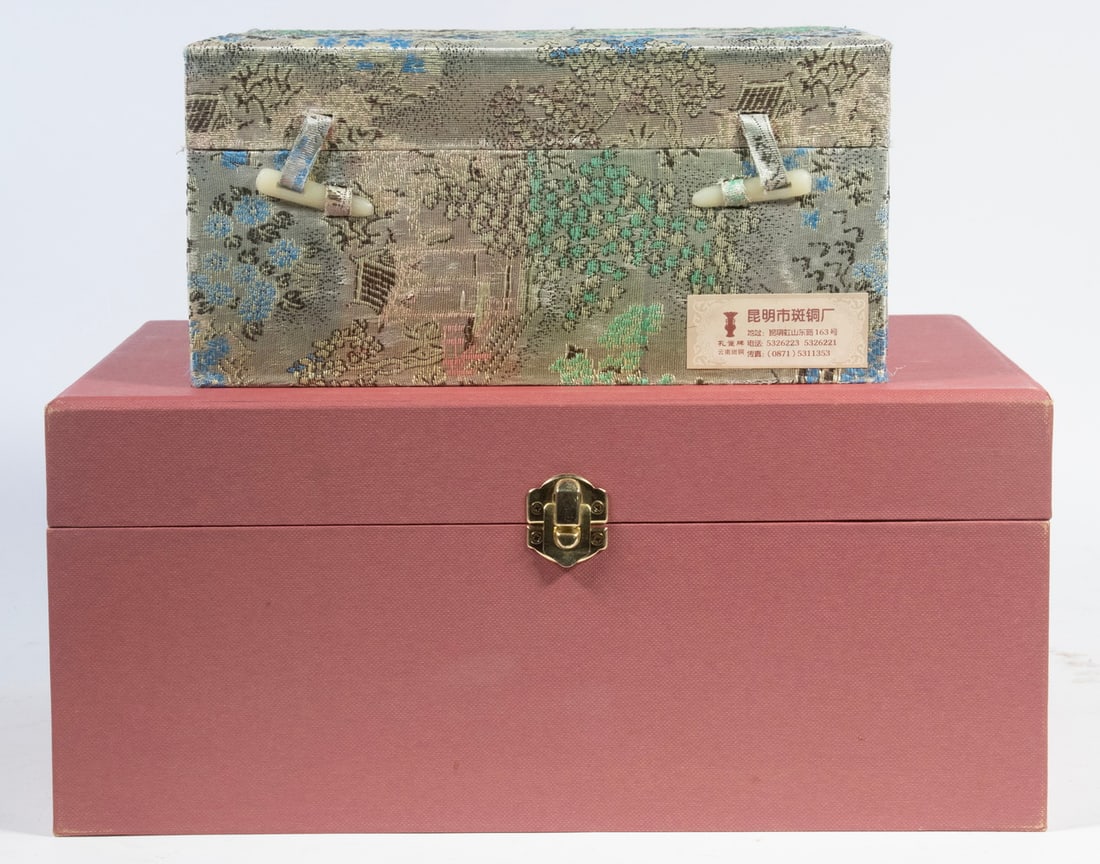 (2) CASED CHINESE SCULPTURES - 2