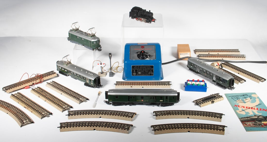 VINTAGE MÄRKLIN HO SWISS FEDERAL RAILWAY 427 ELECTRIC TRAIN SET WITH TRANSFORMER (1 of 5)