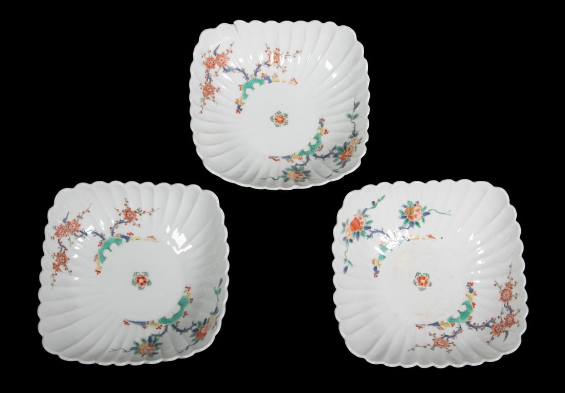 (3) 18TH C. JAPANESE KAKIEMON PORCELAIN BOWLS (1 of 3)