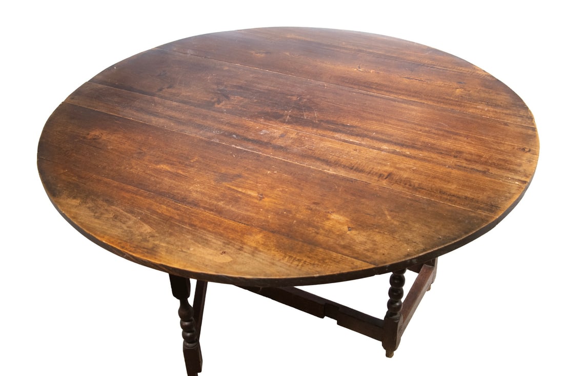 18TH C. WALNUT DROP-LEAF GATE LEG TABLE - 2
