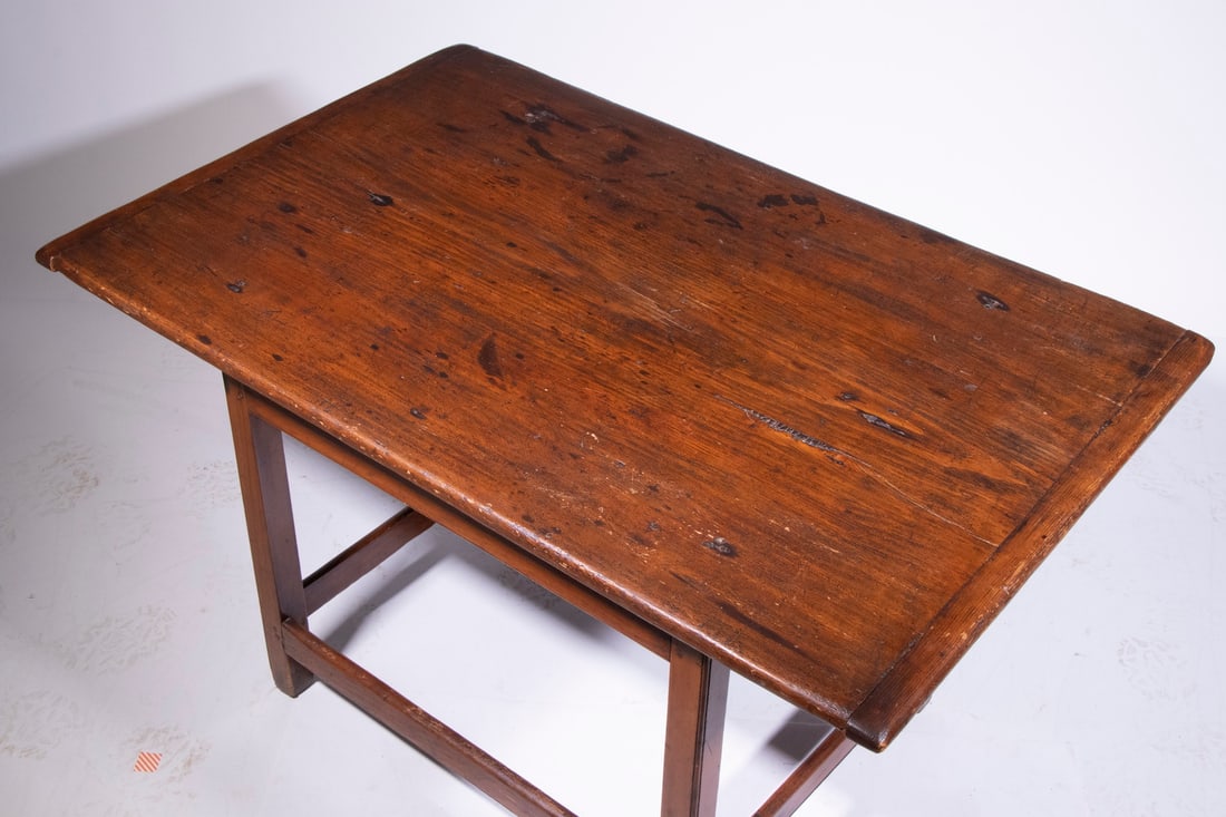 COUNTRY CHIPPENDALE TAVERN TABLE - 2
