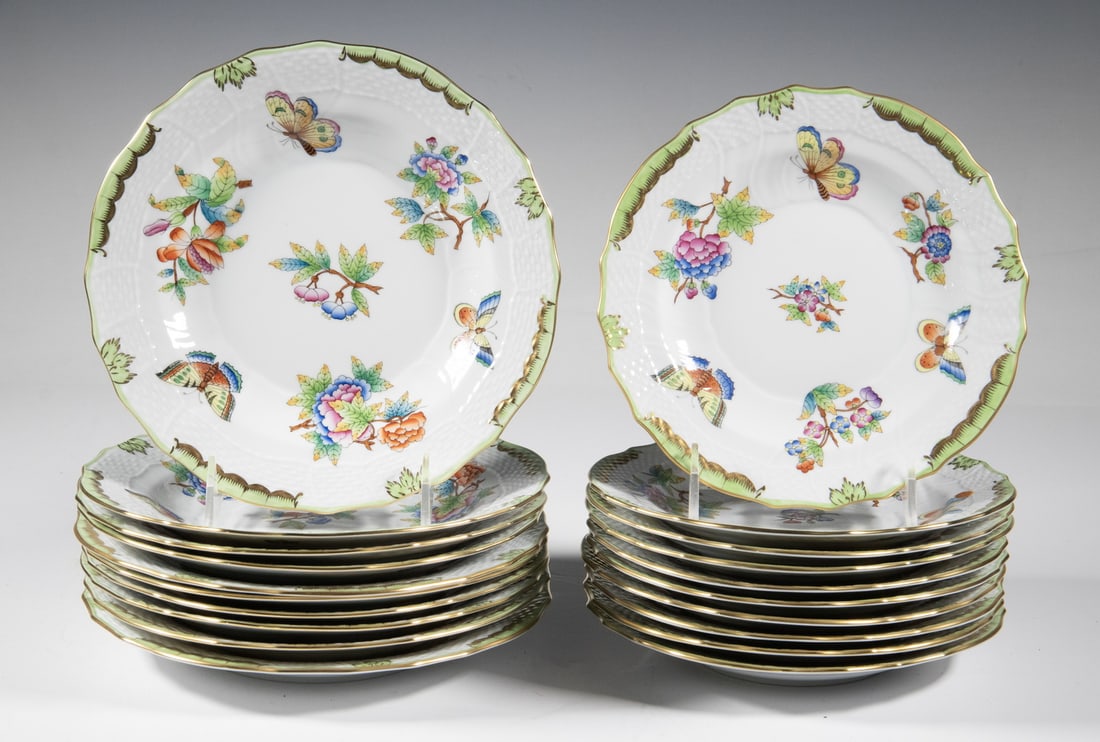 (20) HEREND "QUEEN VICTORIA" SALAD/DESSERT PLATES (1 of 3)