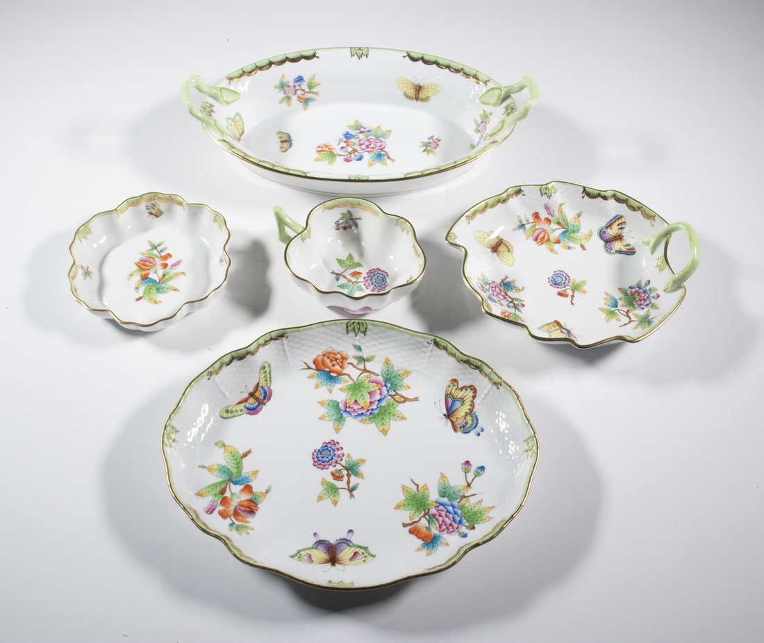 (5) HEREND "QUEEN VICTORIA" PATTERN SERVING ITEMS - 2