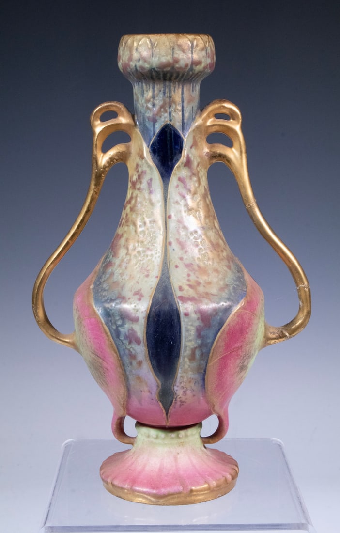 AUSTRIA AMPHORA ART NOUVEAU IRIDESCENT TWIN-HANDLED VASE, CIRCA 1900 (1 of 3)