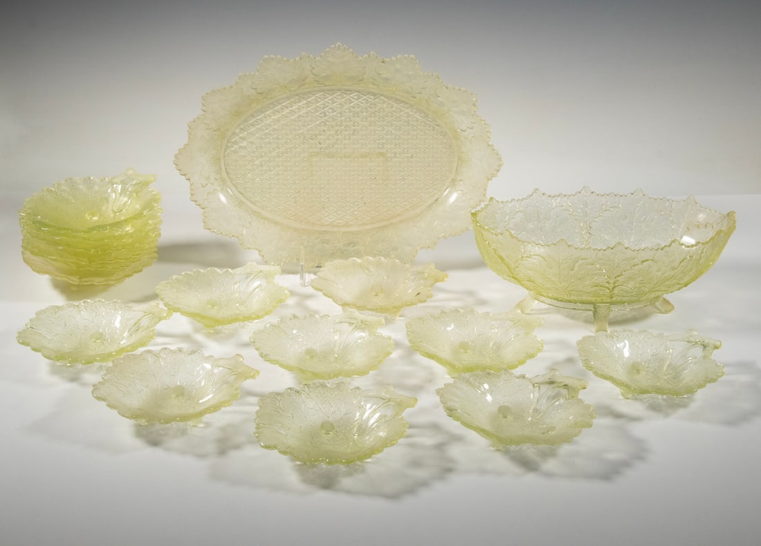 (17 PC) VASELINE GLASS "MAPLE LEAF" BERRY SET (1 of 2)