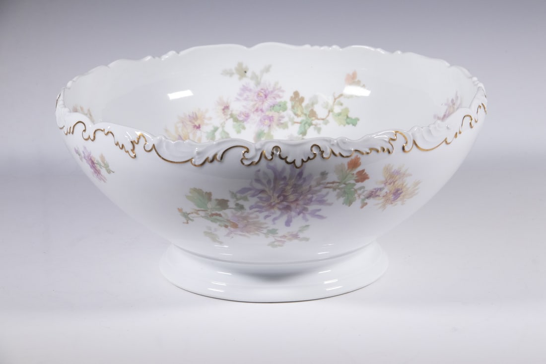 T&V LIMOGES FOOTED PUNCH BOWL (1 of 3)