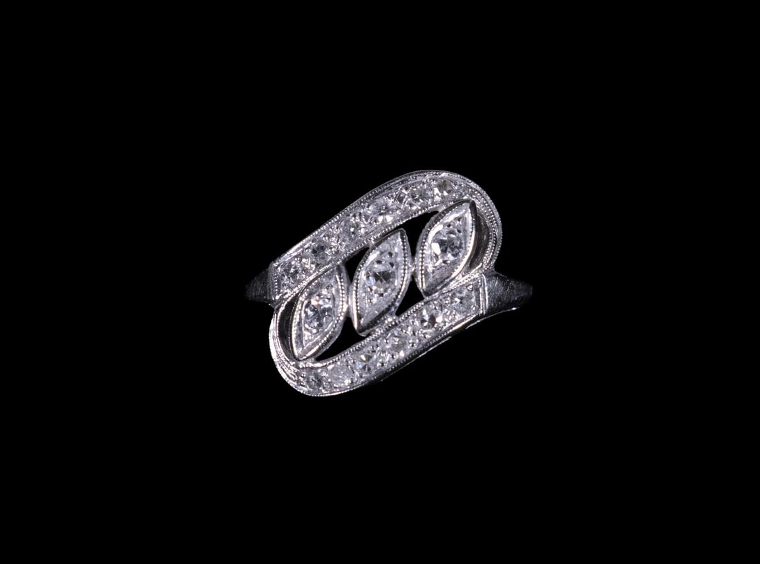 VINTAGE 14K TWO-TONE GOLD AND DIAMOND RING (1 of 1)