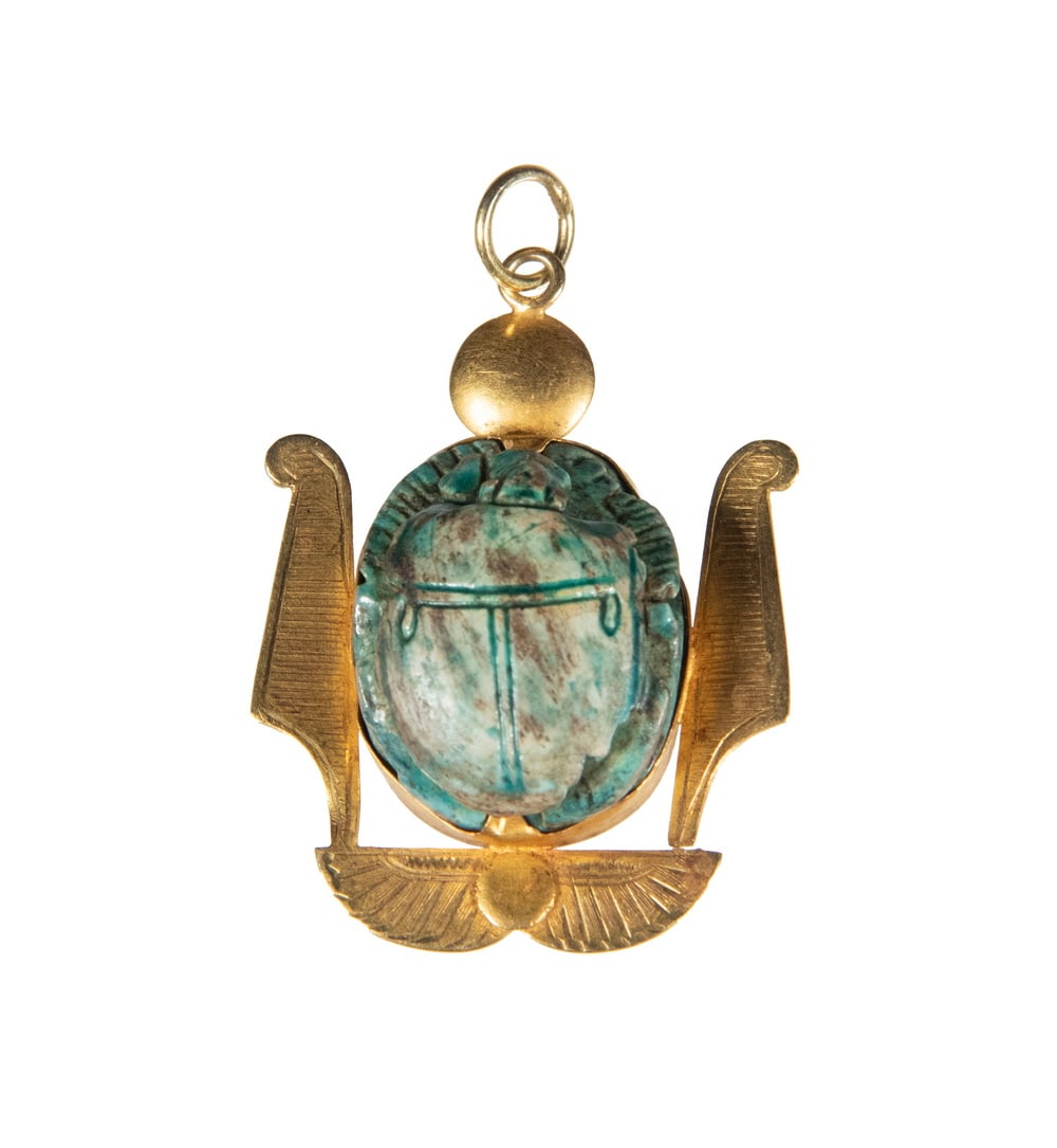 EGYPTIAN REVIVAL 22K GOLD FAIENCE-STYLE SCARAB PENDANT (1 of 2)