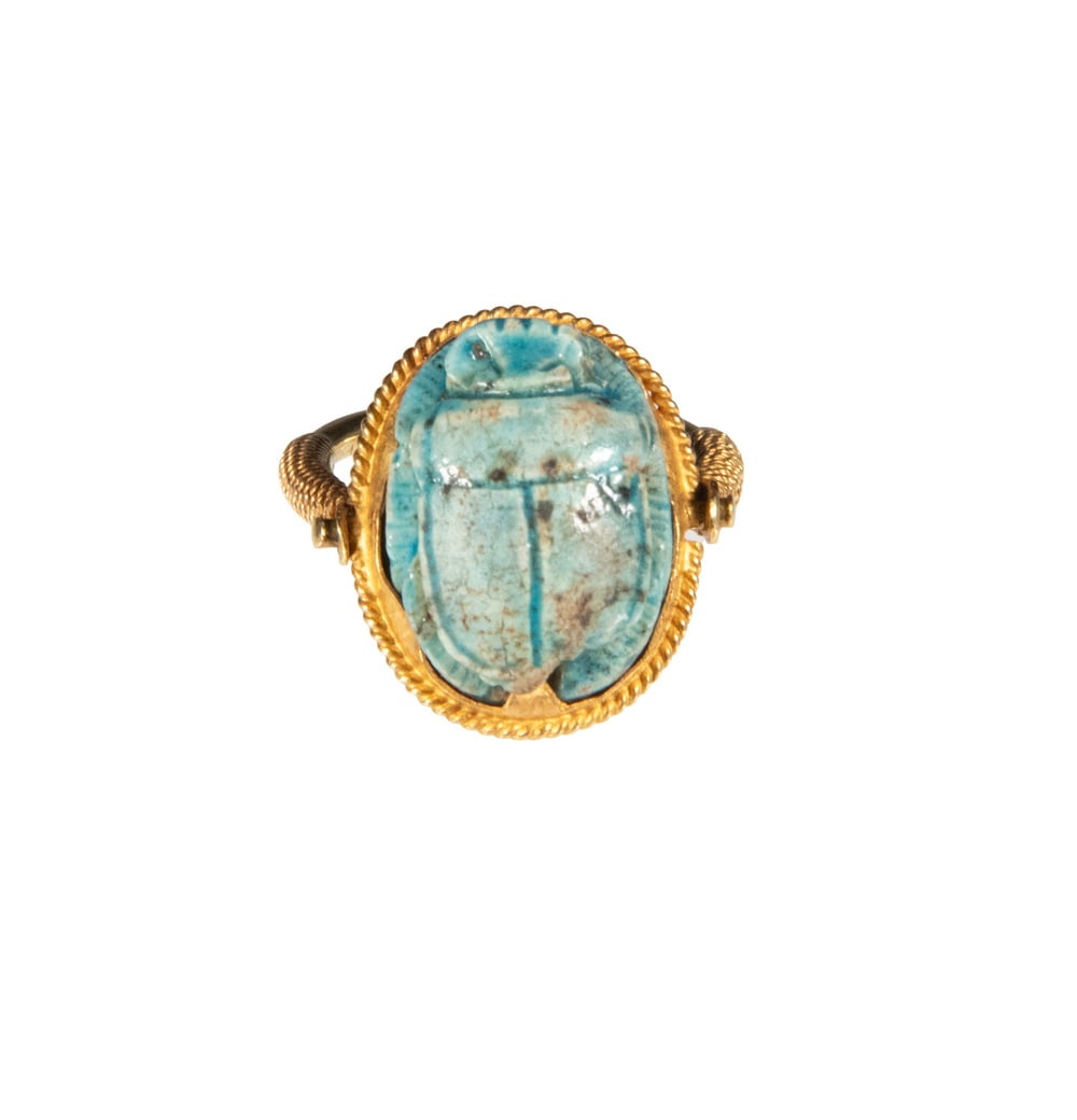 EGYPTIAN REVIVAL 22K GOLD FAIENCE-STYLE SCARAB RING (1 of 2)