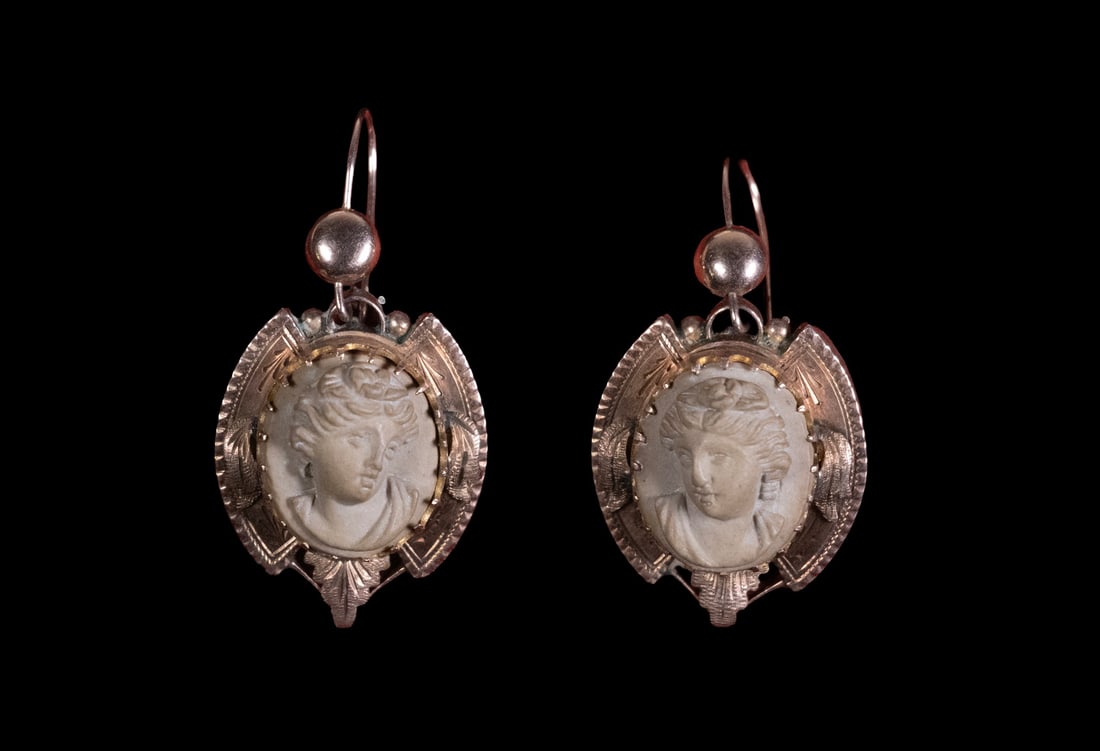 PR VICTORIAN 14K GOLD CARVED LAVA CAMEO EARRINGS (1 of 2)