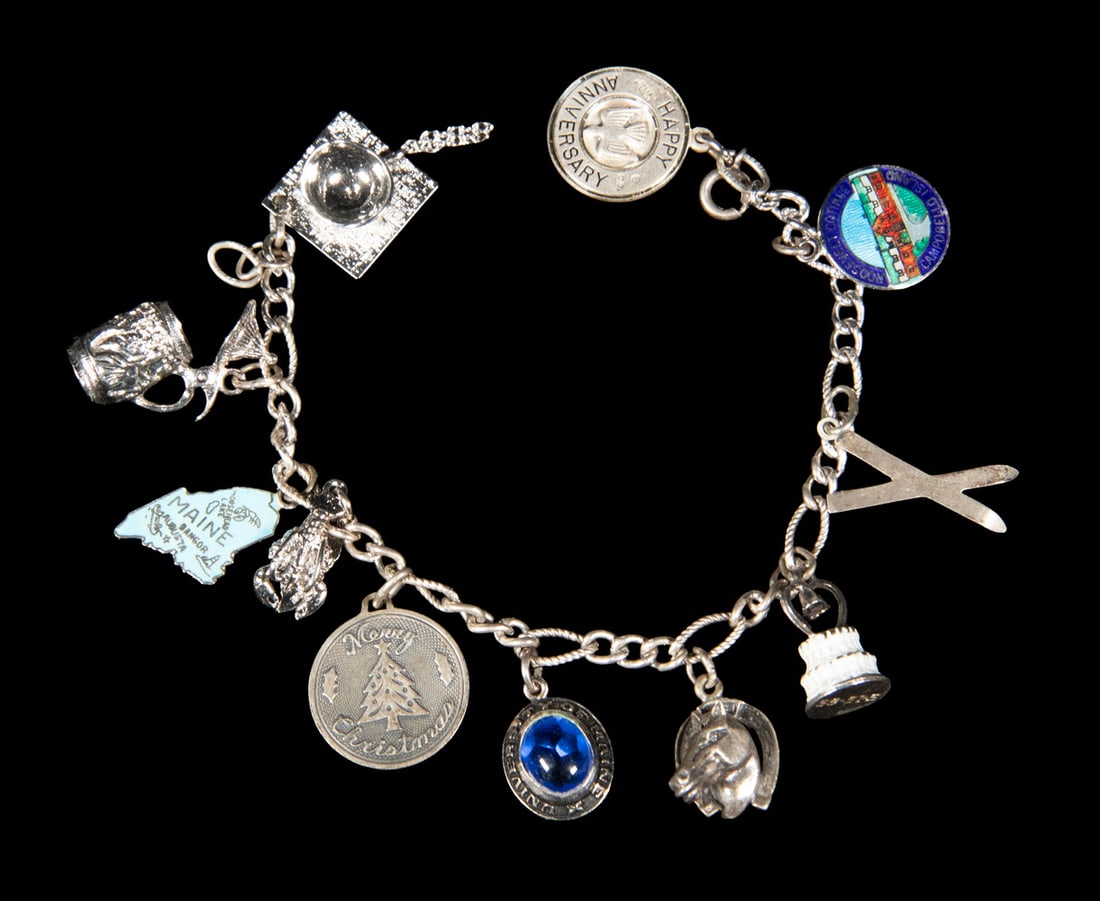 VINTAGE STERLING SILVER CHARM BRACELET (1 of 1)