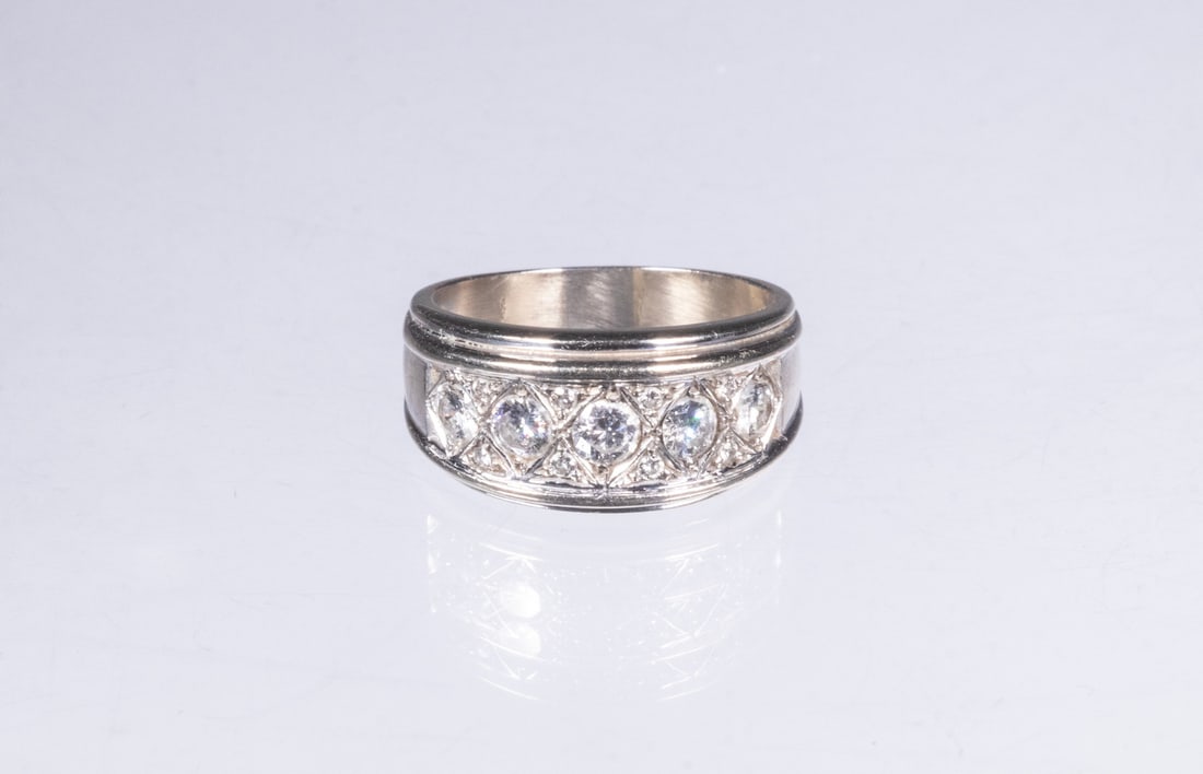 VINTAGE 14K GOLD DIAMOND BAND RING (1 of 2)