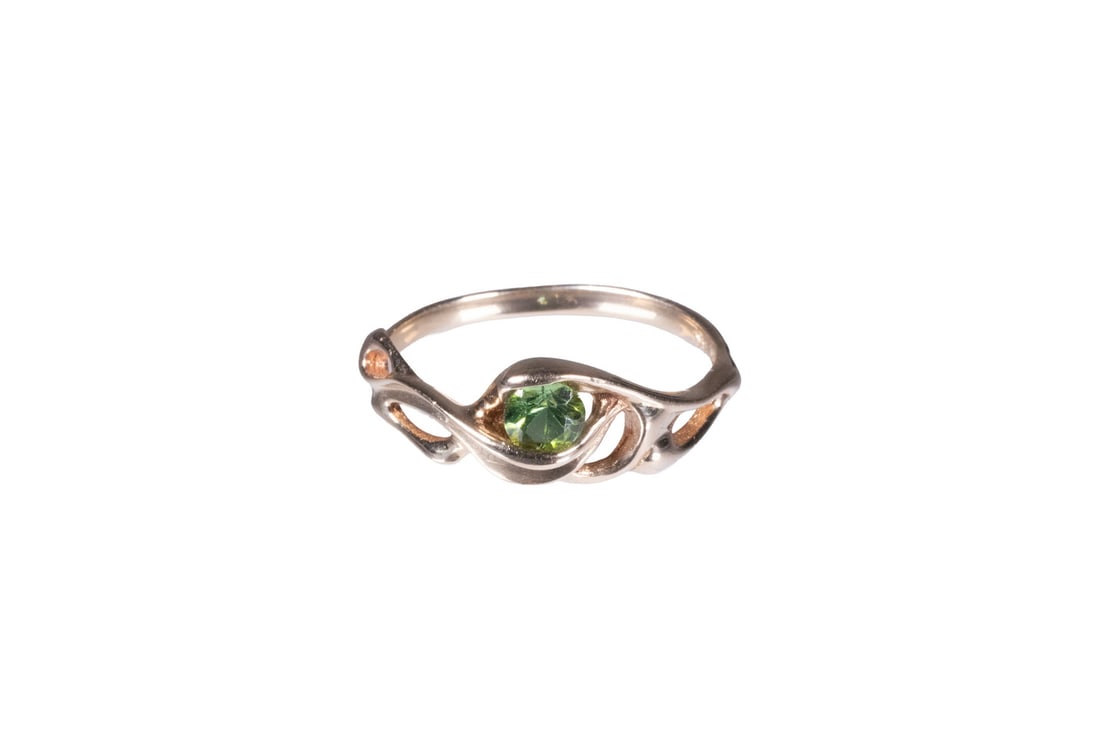 14K YELLOW GOLD PERIDOT RING (1 of 1)