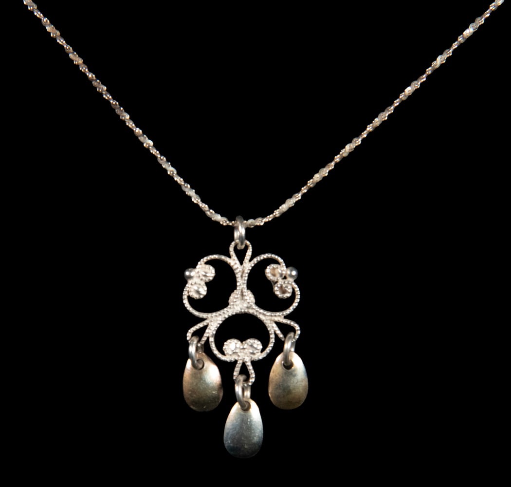 ITALIAN STERLING SILVER NECKLACE WITH OPENWORK PENDANT (1 of 2)