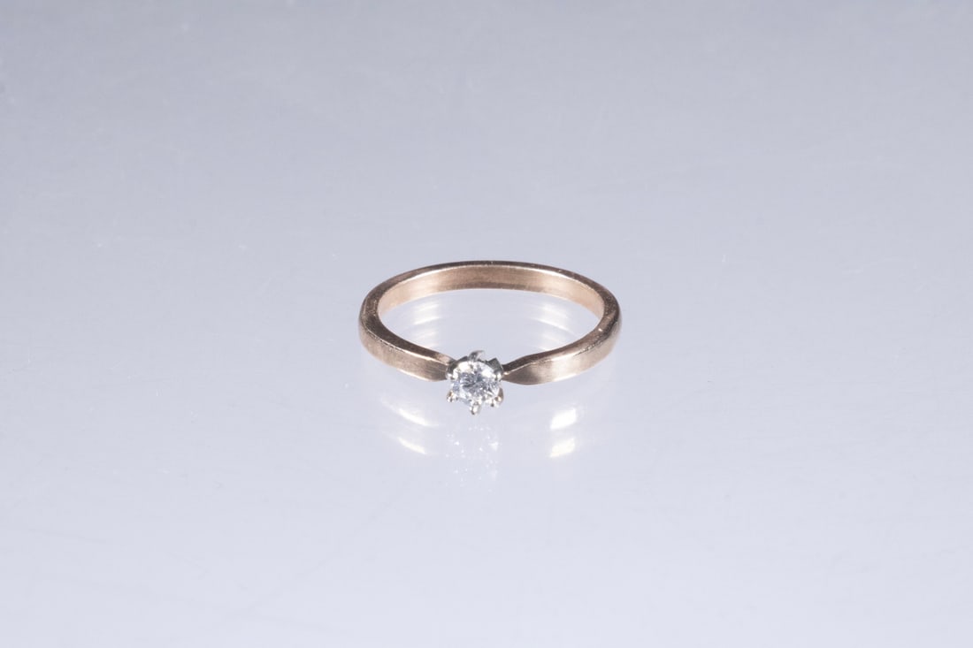 VINTAGE 14K GOLD DIAMOND SOLITAIRE RING (1 of 1)