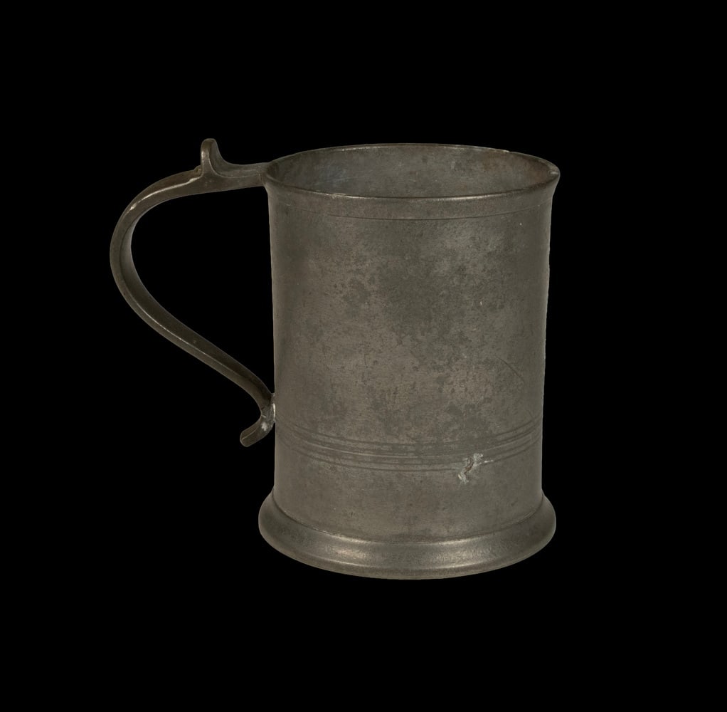 LARGE PEWTER TANKARD DATED 1841 (1 of 2)
