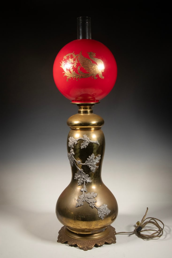 LATE 19TH C. BRASS BANQUET OR CENTER TABLE LAMP (1 of 2)