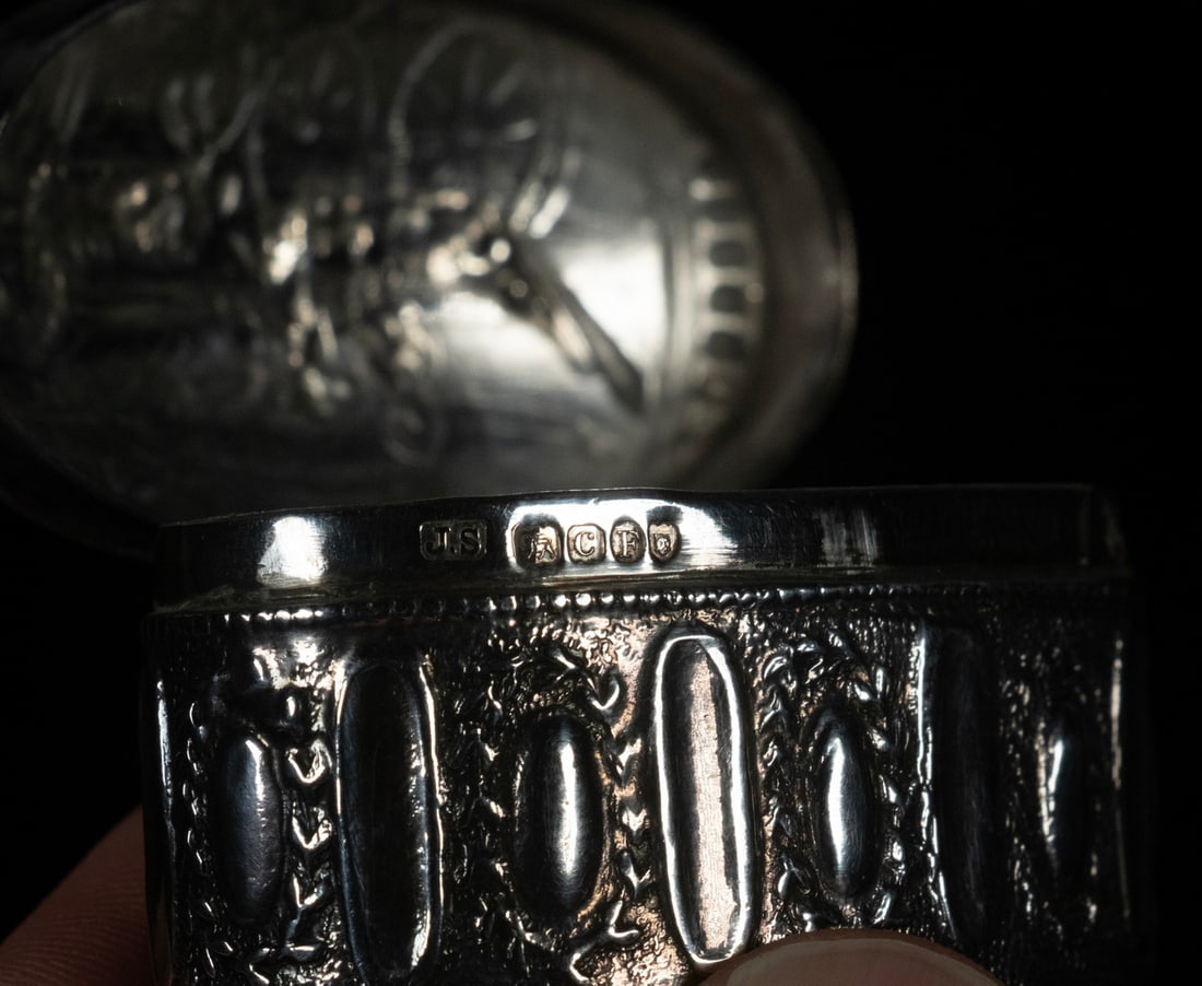 DUTCH STERLING SILVER SNUFF BOX - 2