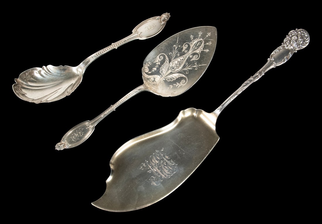 (3) 19TH C. STERLING SERVING UTENSILS - ALBERT COLES, REED & BARTON: (3) 19TH C. STERLING SERVING UTENSILS - ALBERT COLES, REED & BARTON Including: (2) Mid-19th pieces by Albert Coles (NYC, ca. 1835-1875), with THB monogram; pie lift with engraved blade, 8 3/4" long,