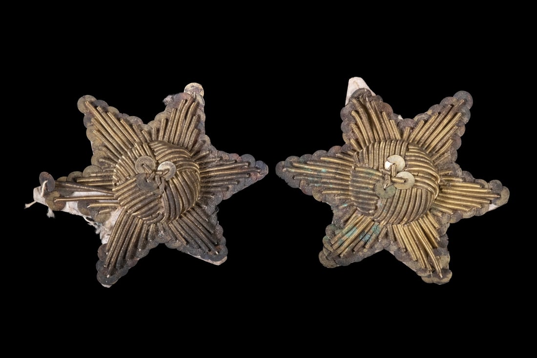 RARE CA 1845 PAIR OF SIX-POINT STAR INSIGNIA OF BRIGADIER GEN SYLVESTER CHURCHILL, USA INSPECTOR GEN: RARE CA 1845 PAIR OF SIX-POINT STAR INSIGNIA OF BRIGADIER GEN SYLVESTER CHURCHILL, USA INSPECTOR GEN MEXICAN WAR Handmade, embroidered on buckram, with bullion and spangles, six point. During the