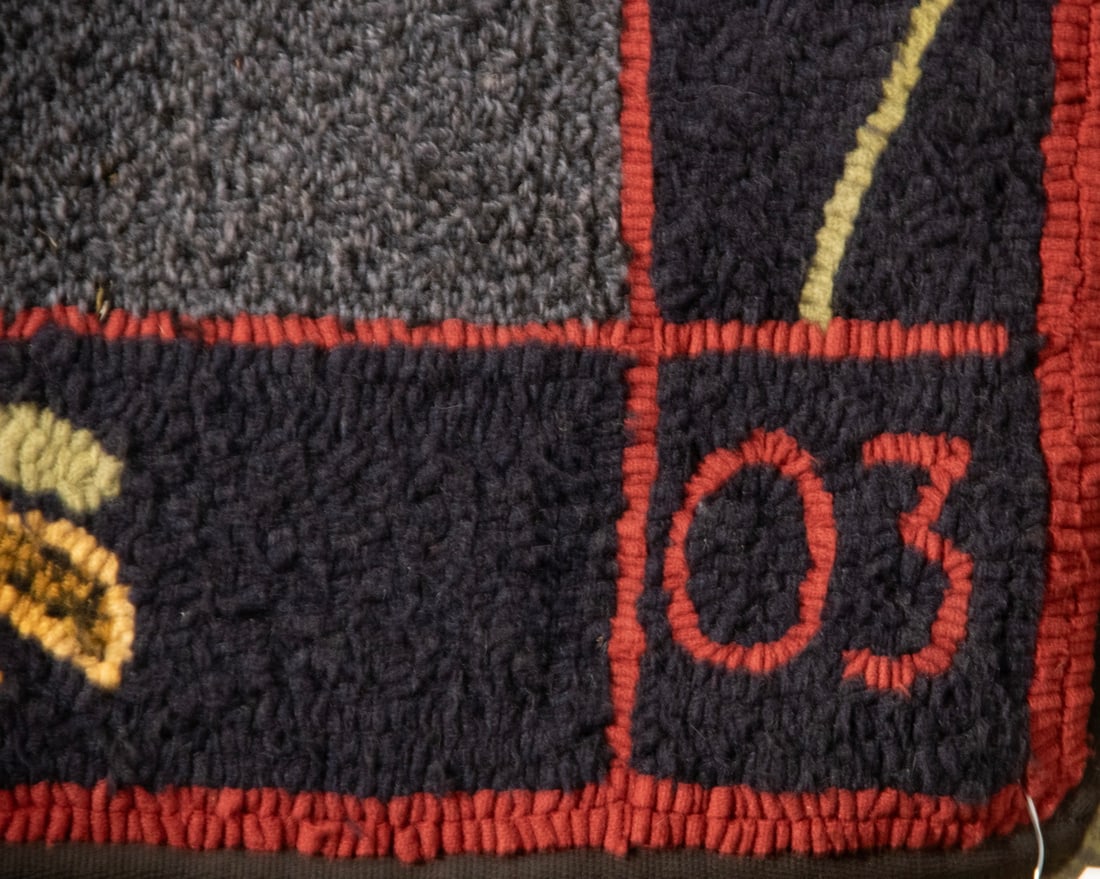 PICTORIAL HOOKED RUG - 3