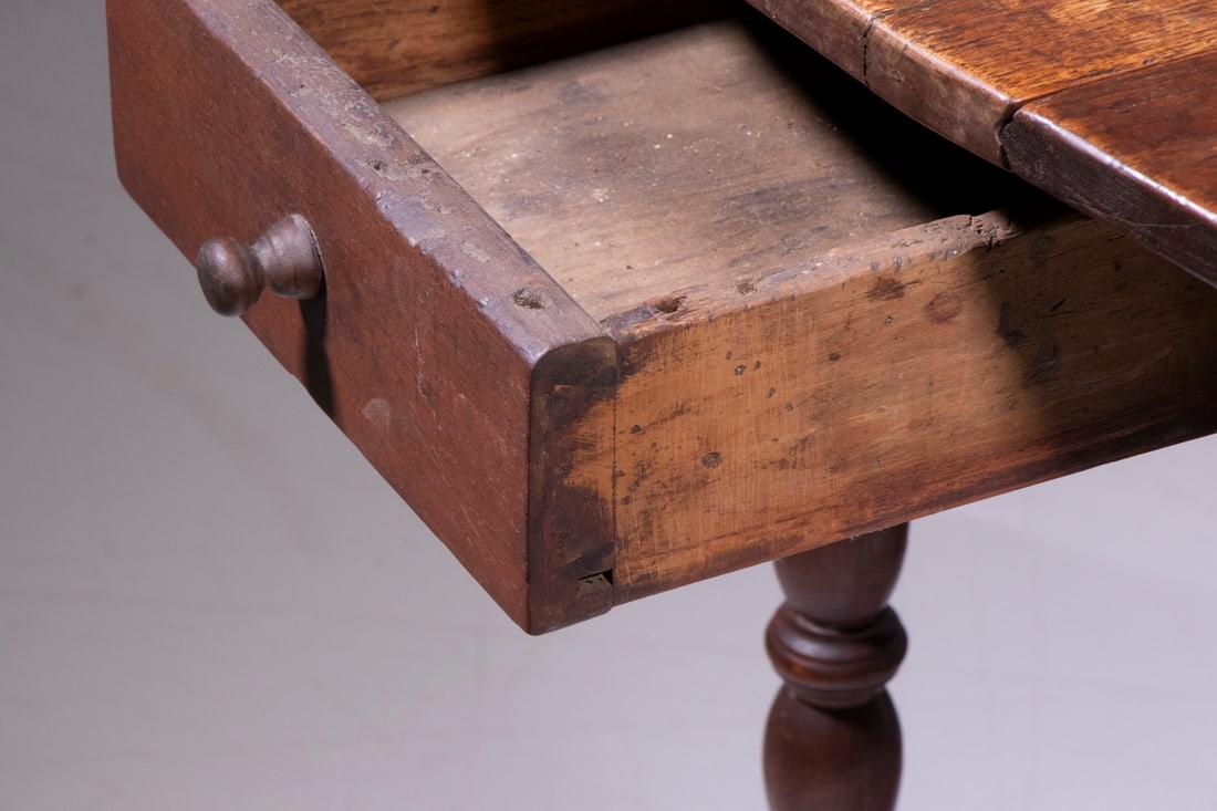 WILLIAM & MARY OVAL DROP-LEAF TABLE - 4