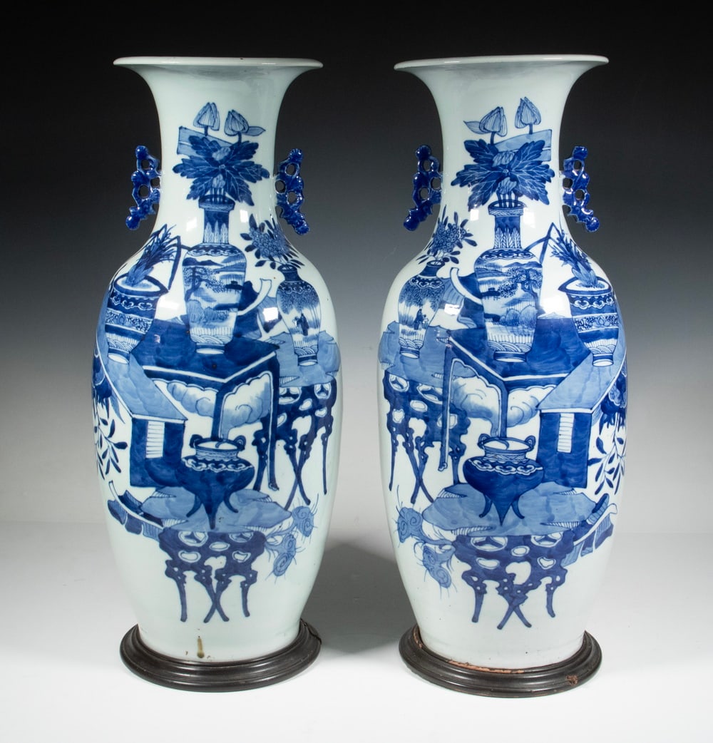PR CHINESE VINTAGE BLUE AND WHITE PORCELAIN VASES (1 of 2)